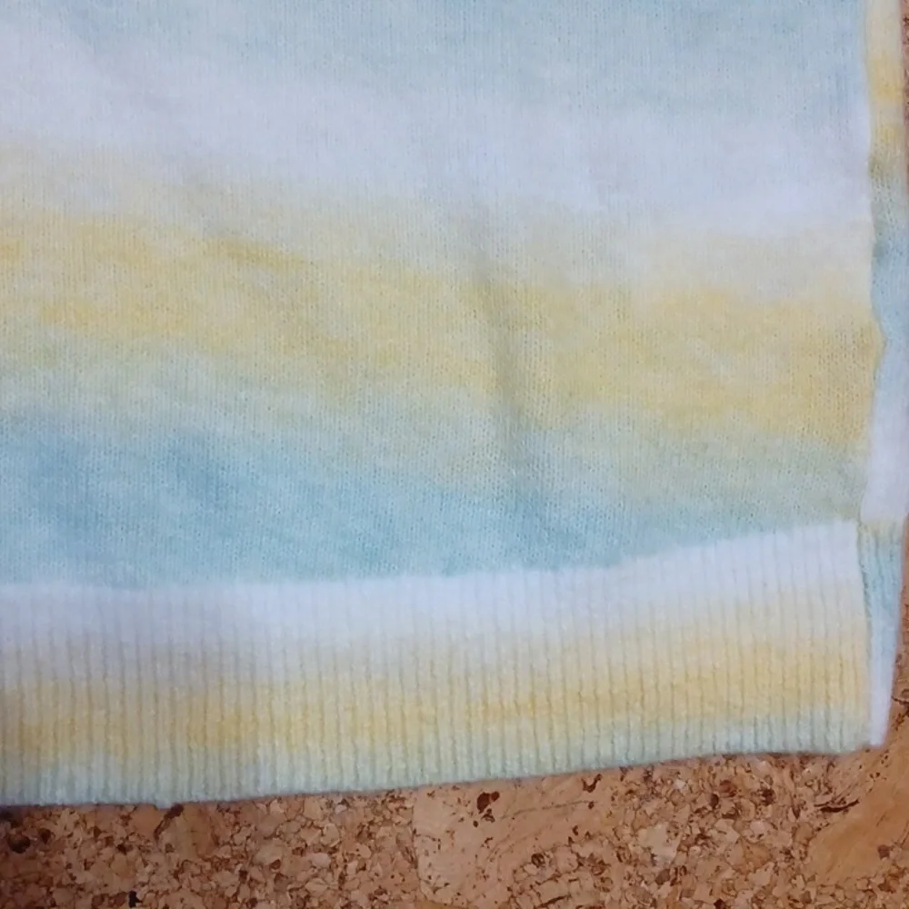 Loft Space Dyed Crew Neck Sweater in Yellow,  White, Blue/Green Size L NWT - Picture 8 of 8